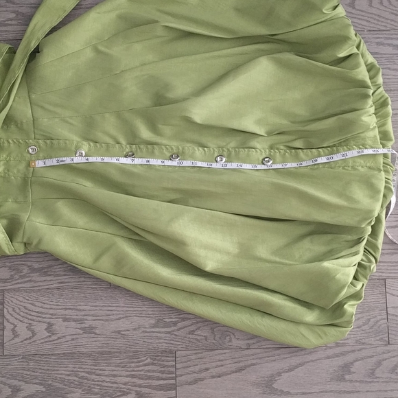 Beautiful green dress by Frank Lyman 🌸🍀🍀 - Picture 6 of 9